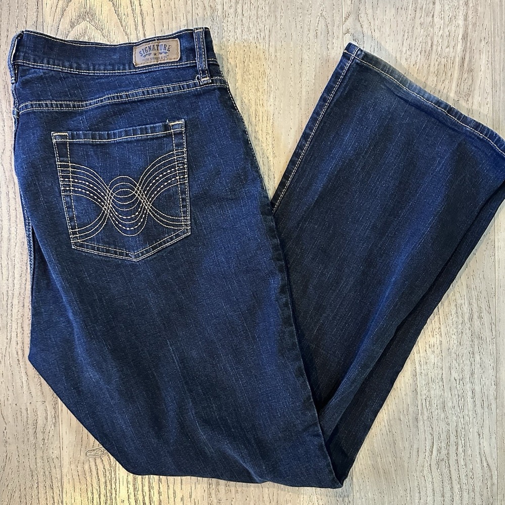 Signature Levis Curvy Bootcut Jeans Women 18M Blue Denim Mid Rise Stretch Casual